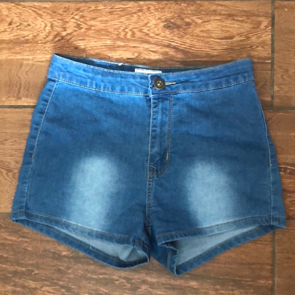 Jean shorts never worn size 7 in juniors